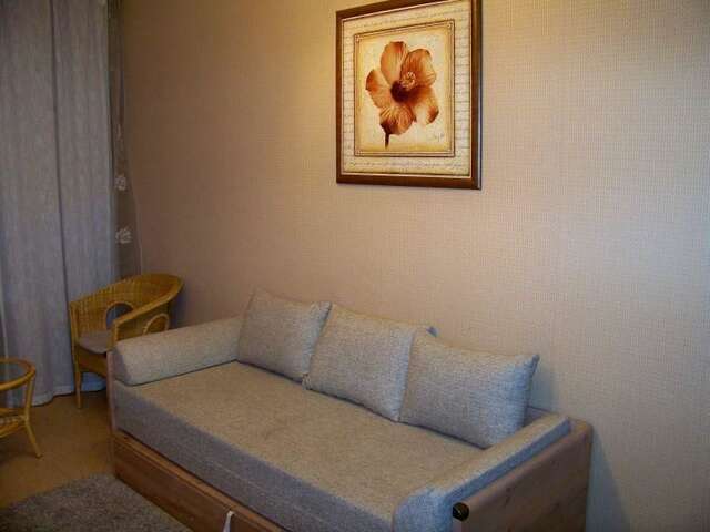 Апартаменты Трехкомнатная квартира на Изумруде Донецк-5